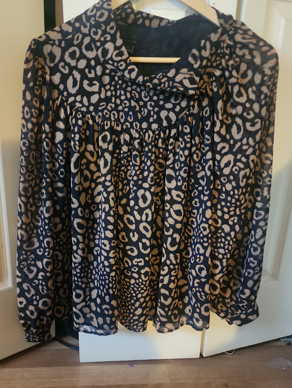 Never Worn Ann Taylor Brown and Black Leopard Print Long Sleeve Blouse